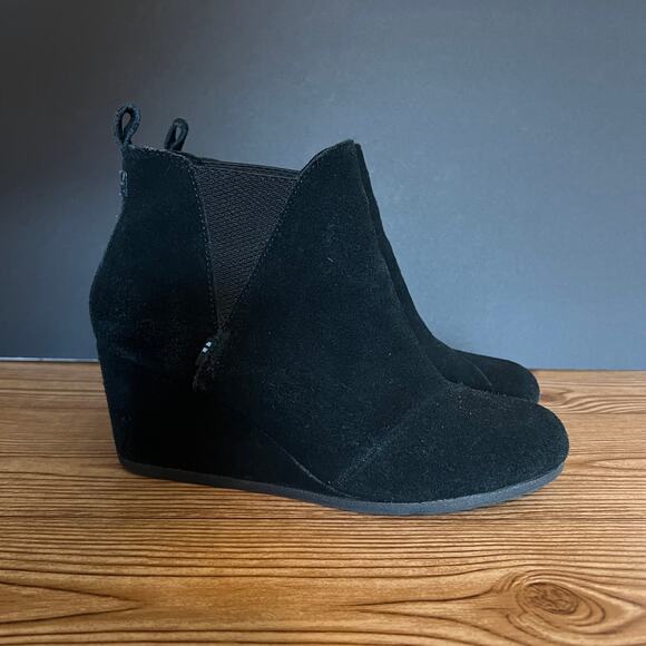 Toms Kelsey Black Suede Wedge Ankle Booties Womens 10 - Picture 1 of 9